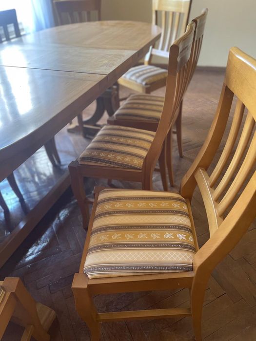 Set masa cu 8 scaune