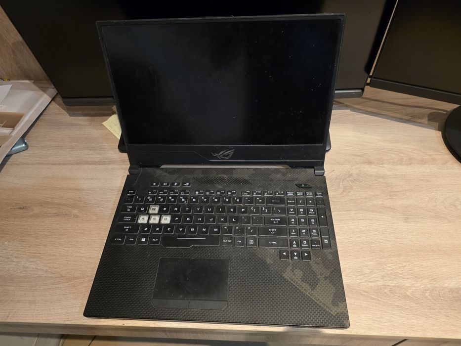 Laptop Gaming ASUS ROG Strix SCAR II i7 RTX 2070 8GB 16GB RAM 144Hz