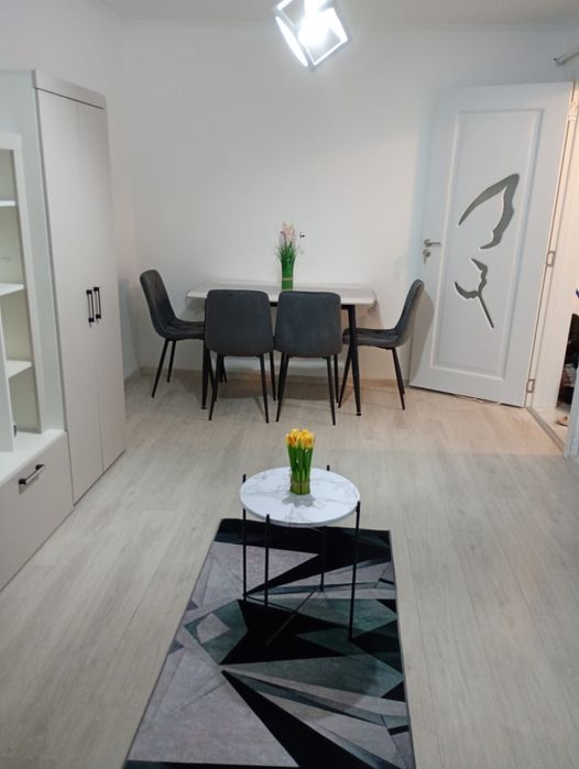 Închiriez garsonieră