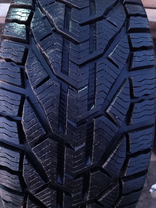 Vând jante R18 + anvelope