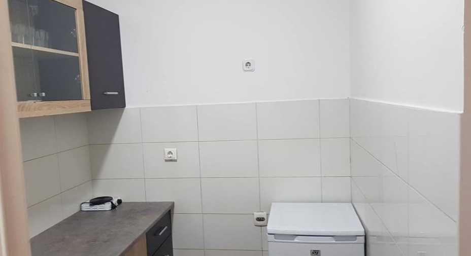 Дава се под наем Двустаен апартамент в Пловдив, Тракия - 58 кв.м за 255 € - Снимка #2