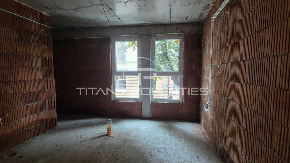 Продава се Тристаен апартамент в Пловдив, Център - 115 кв.м за 2400 €/кв.м - Снимка #1