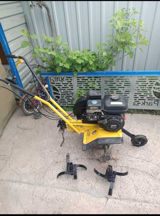 Продам мотокультиватор HUTER