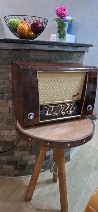 Ретро радио с дистанционно