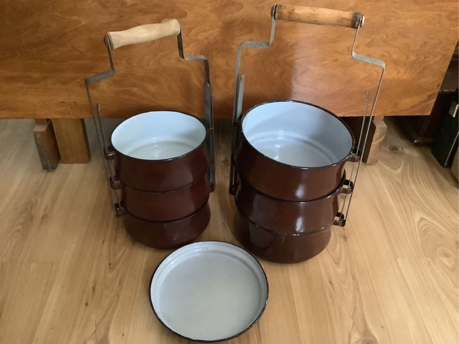 Vand vechi sticle suc, sufertas, masina mac