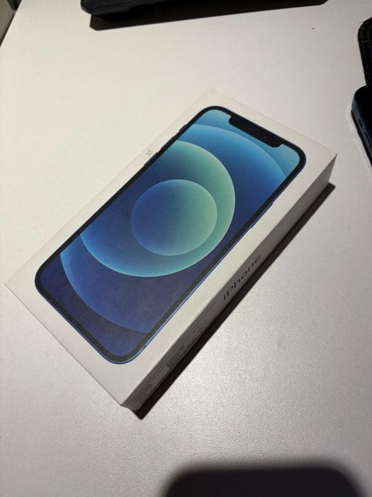 Продам iPhone 12