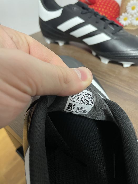 Бутонки Adidas чисто нови !