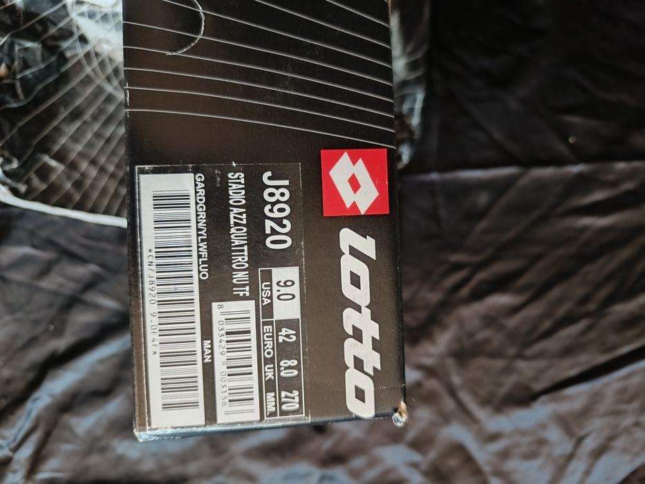 Бутонки, футболни обувки, нови