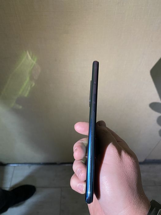 смартфон OPPO Reno5 Lite.