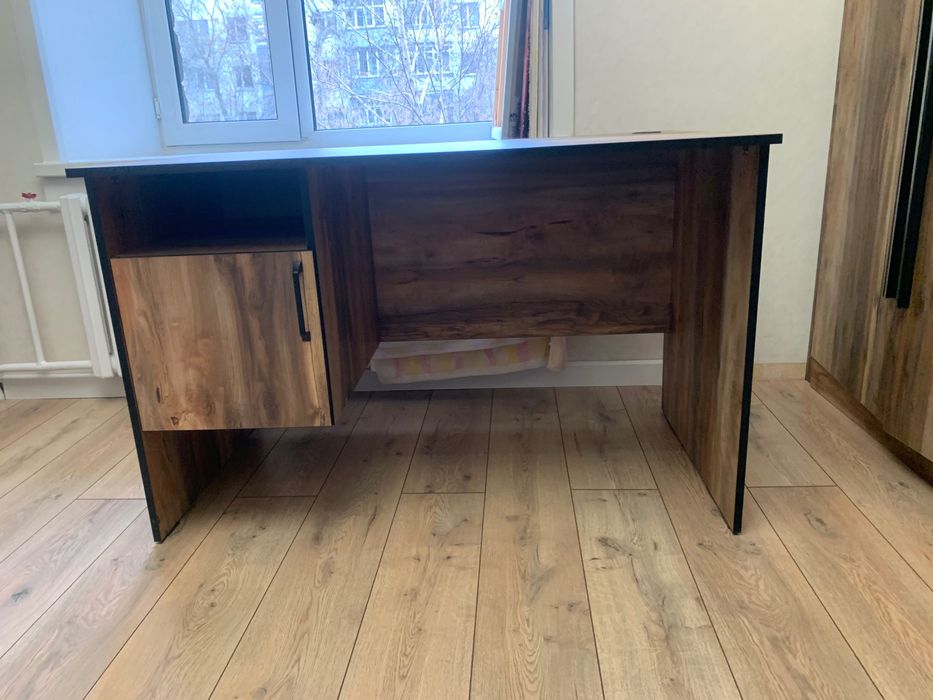 стол письменный новый