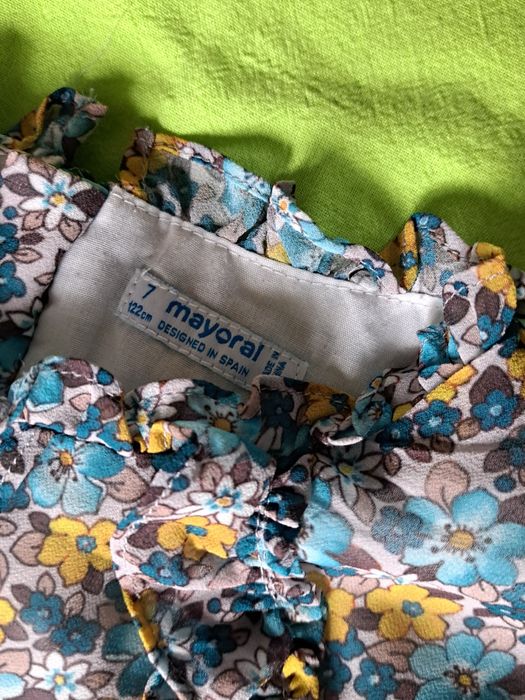 Рокли с дълъг ръкав р-р 116 всичко 10 €