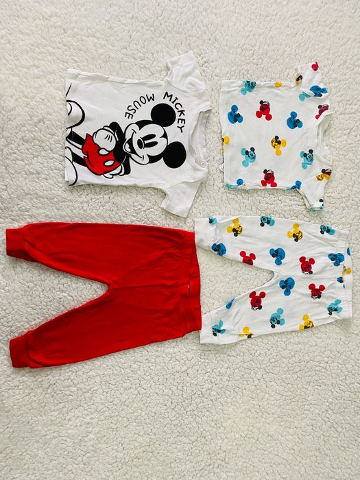 Set 4 piese compleuri bebe mărimea 68 stare impecabilă