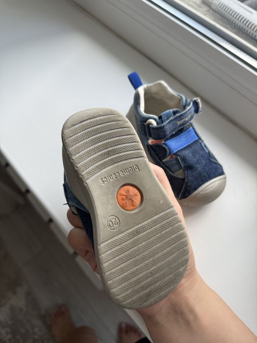 Сандали обувь для первых шагов