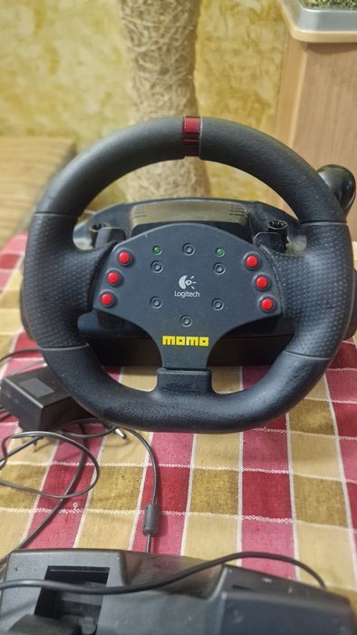 Руль игровой  logytech