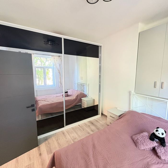 Închiriez apartament