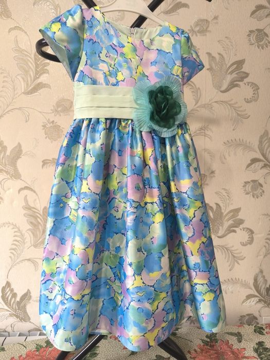 Платье на девочку