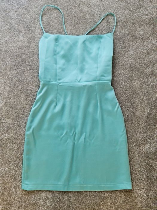 Сатенена рокля с гол гръб - цвят мента