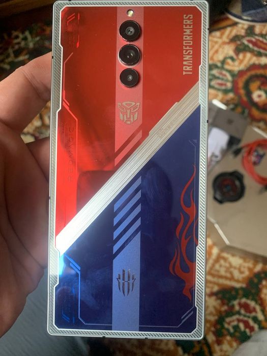Red magic 8 pro + Tansformers Optimus prime limited edition 16/512 gb