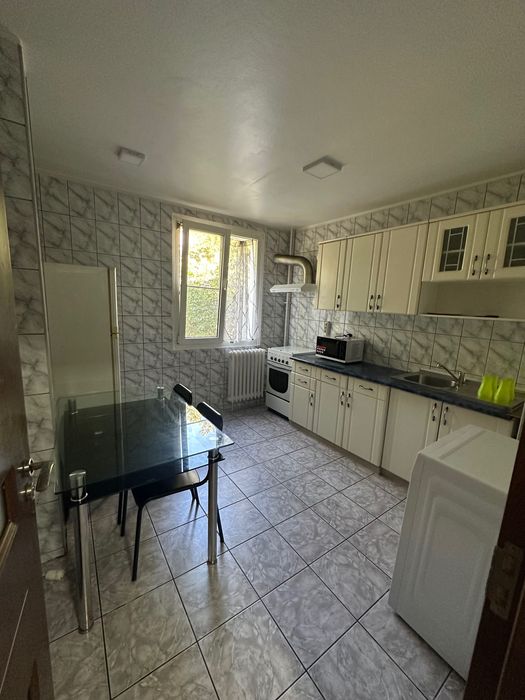 Apartament 2 camere de închiriat