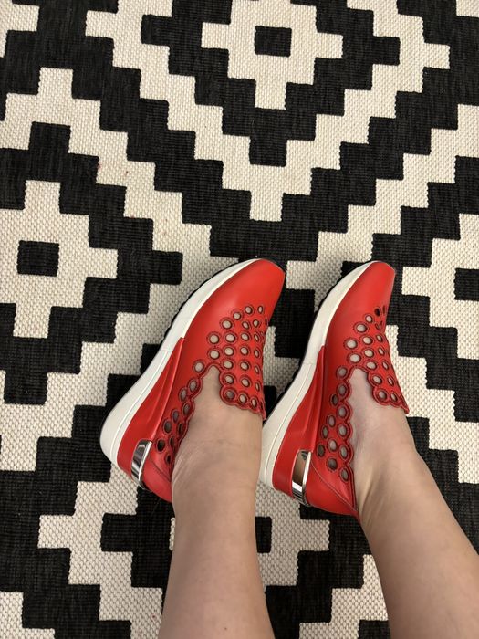 Кожаные красные лоферы