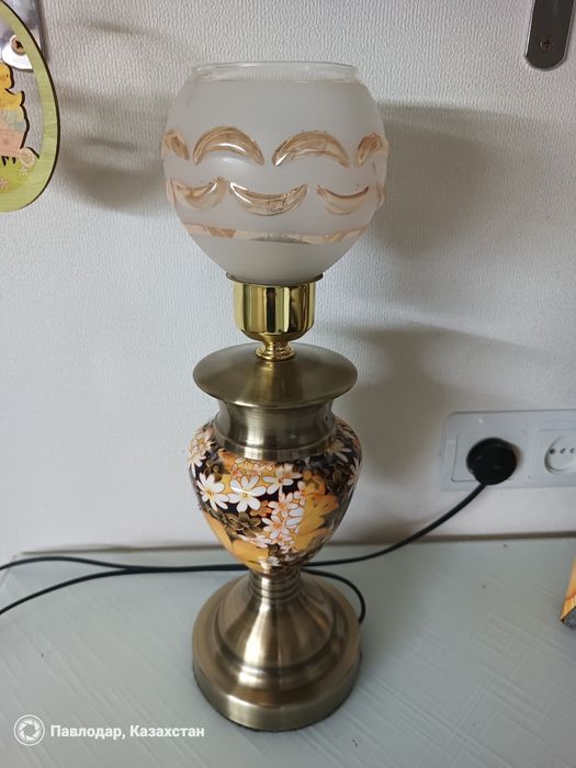 Настольный   светильник лампа