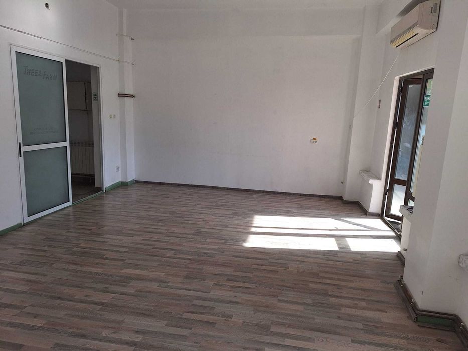 Spatiu Comercial De Inchiriat