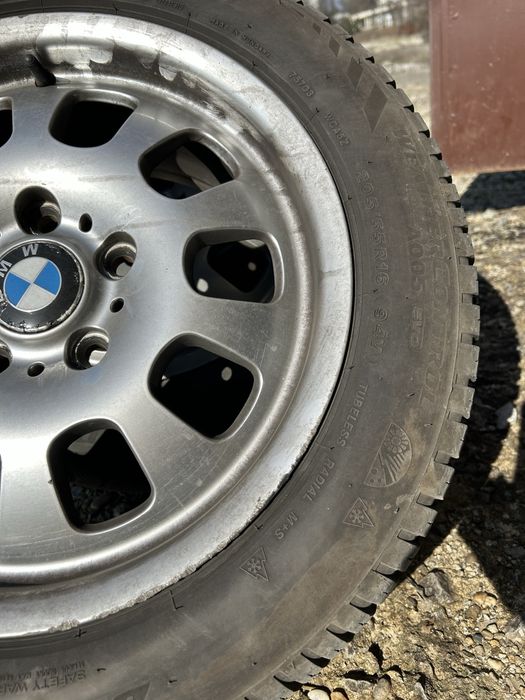 4 бр. зимни гуми Bridgestone 205/55 R16 + 16” BMW джанти | Бартер за 17ски със зимни гуми