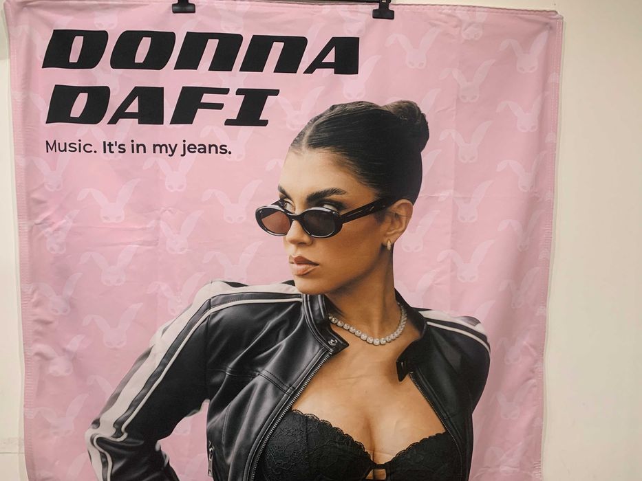 Poster din material textil mare tip banner