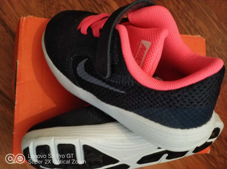 Детски маратонки Nike 25 номер. 40 лв намалени