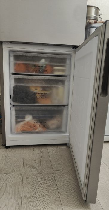 Холодильник SAMSUNG