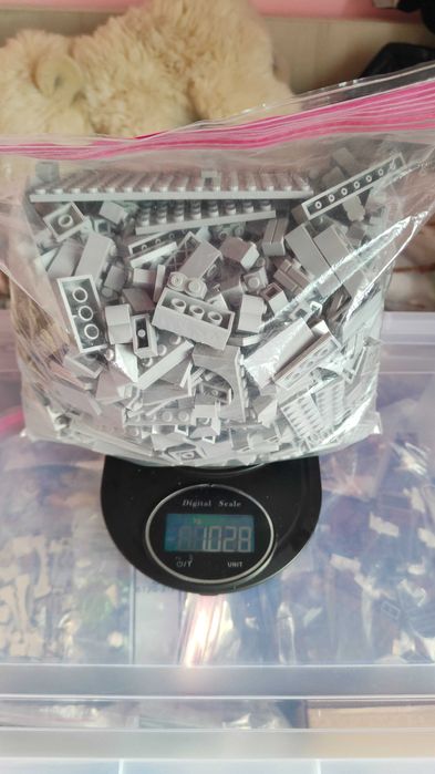 Конструктор на части,тип лего - 1кг.