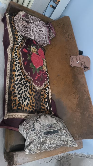 Продаётся диван с креслом и шкаф с антресолям*