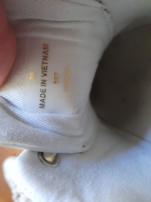 GUESS кецове 38 номер.