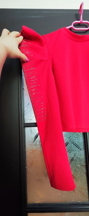 Червена елегантна блуза с буфан ръкав