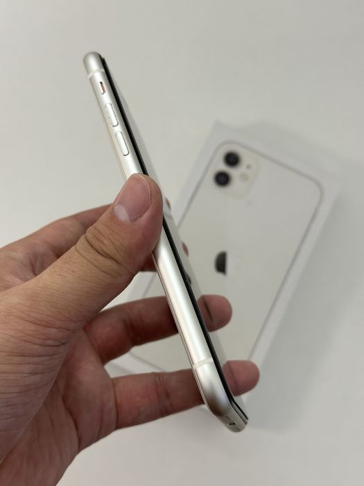 Продам iPhone 11 128Gb новый