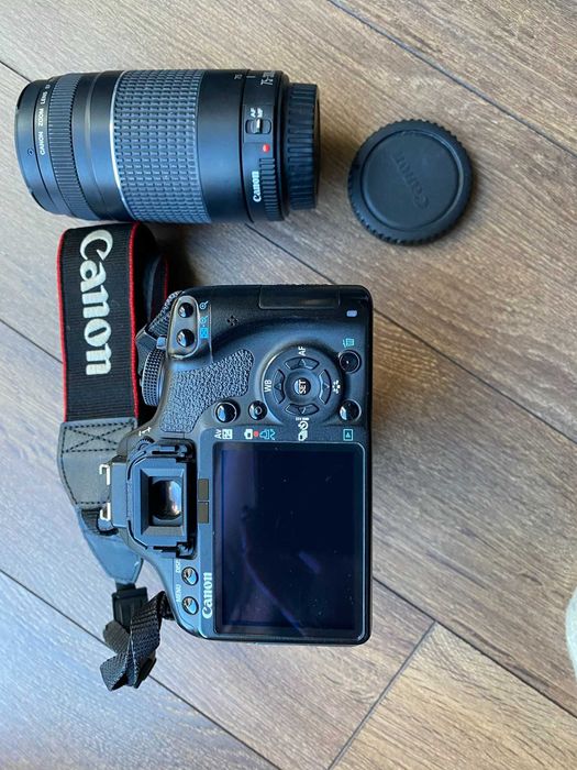Фотоапарат Canon EOS 500D с два обектива, аксесоари, чанта и статив