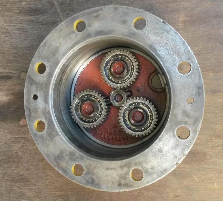 butuc roata buldoexcavator caterpillar 426