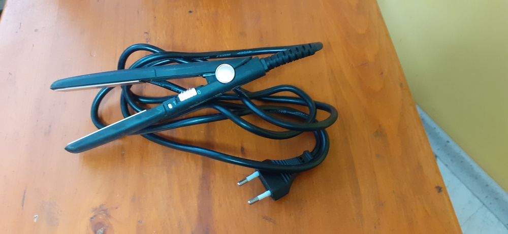 Мини преса за коса