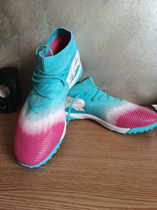 Ghete fotbal sala:NIKE SI PUMA MARIMEA 38 SI 39.NOI .PRET 80 LEI  perechea.