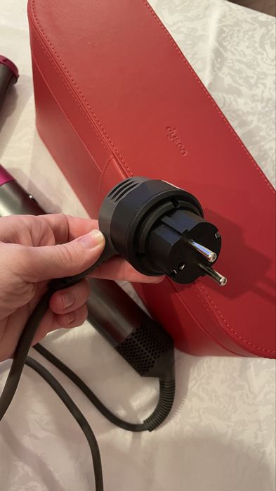 Dyson Airwrap Fuchsia