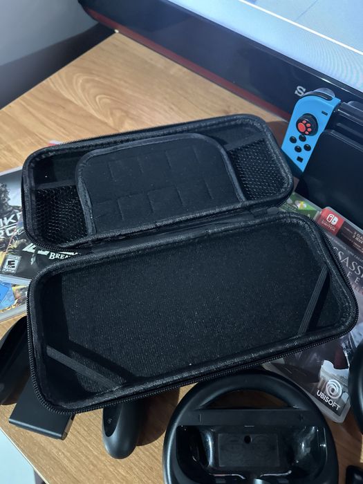 Продам Nintendo Switch Oled — полный комплект