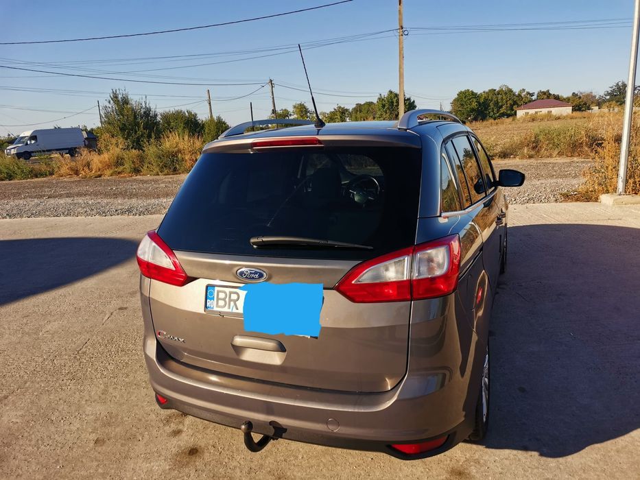Vând Ford c-max/7 locuri