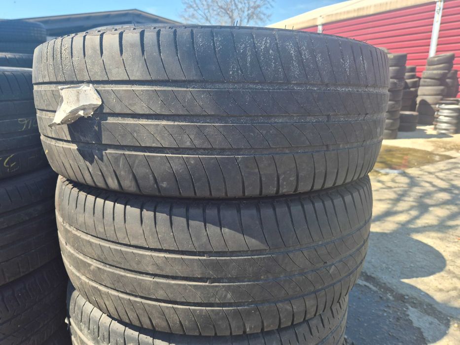 2 Anvelope de VARA - 235/65/16C - Michelin - Stare BUNA - DOT 2022 !