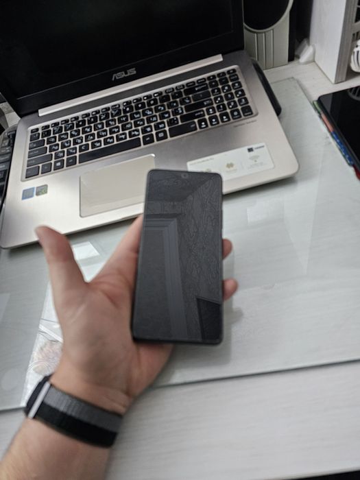 IQOO Z8 8/256 в идеальном состоянии