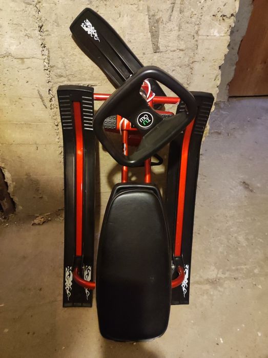 Продавам шейна Чук и Гек