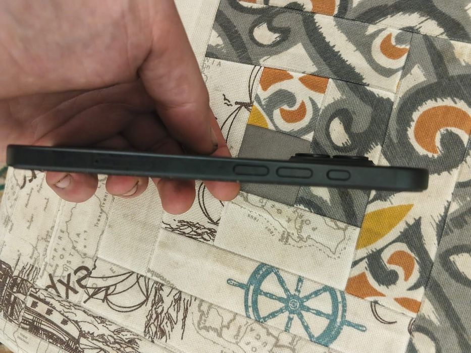 Айфон 16 256 гб 100 акб срочно торг