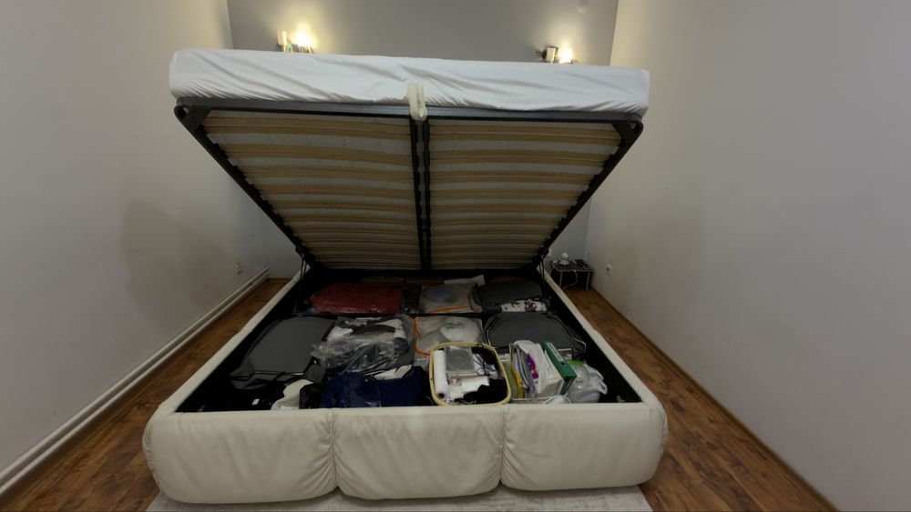 Продам двухспальную кровать 180*200