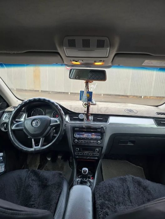 Продам автомобиль SKODA RAPID