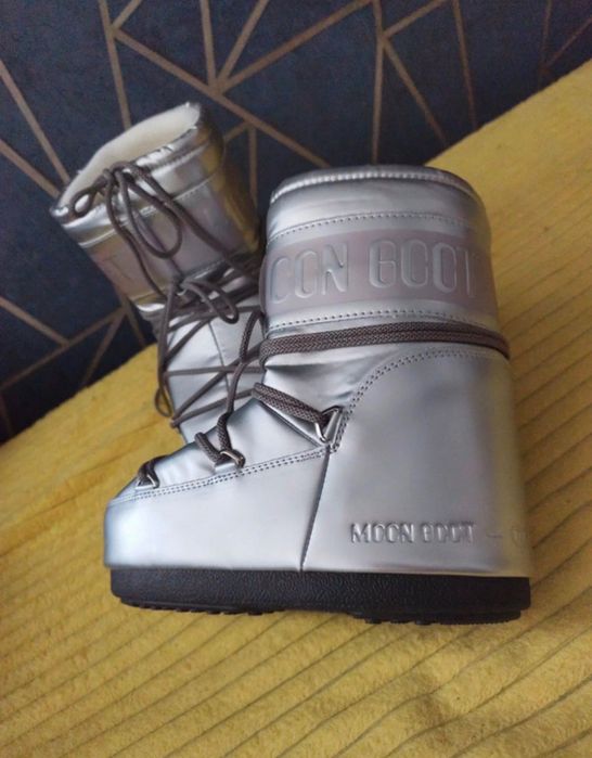 Moon boots noi argintii