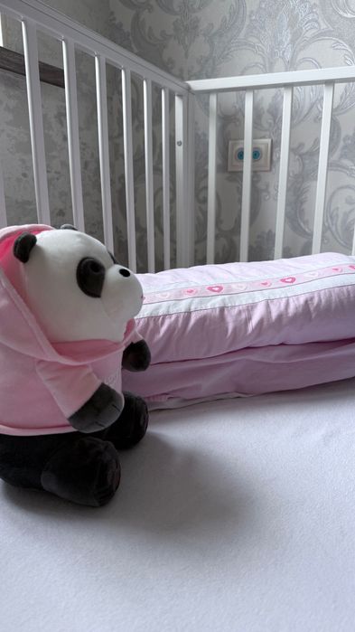 Продаётся красивый детский деревянный кроватка белого цвета